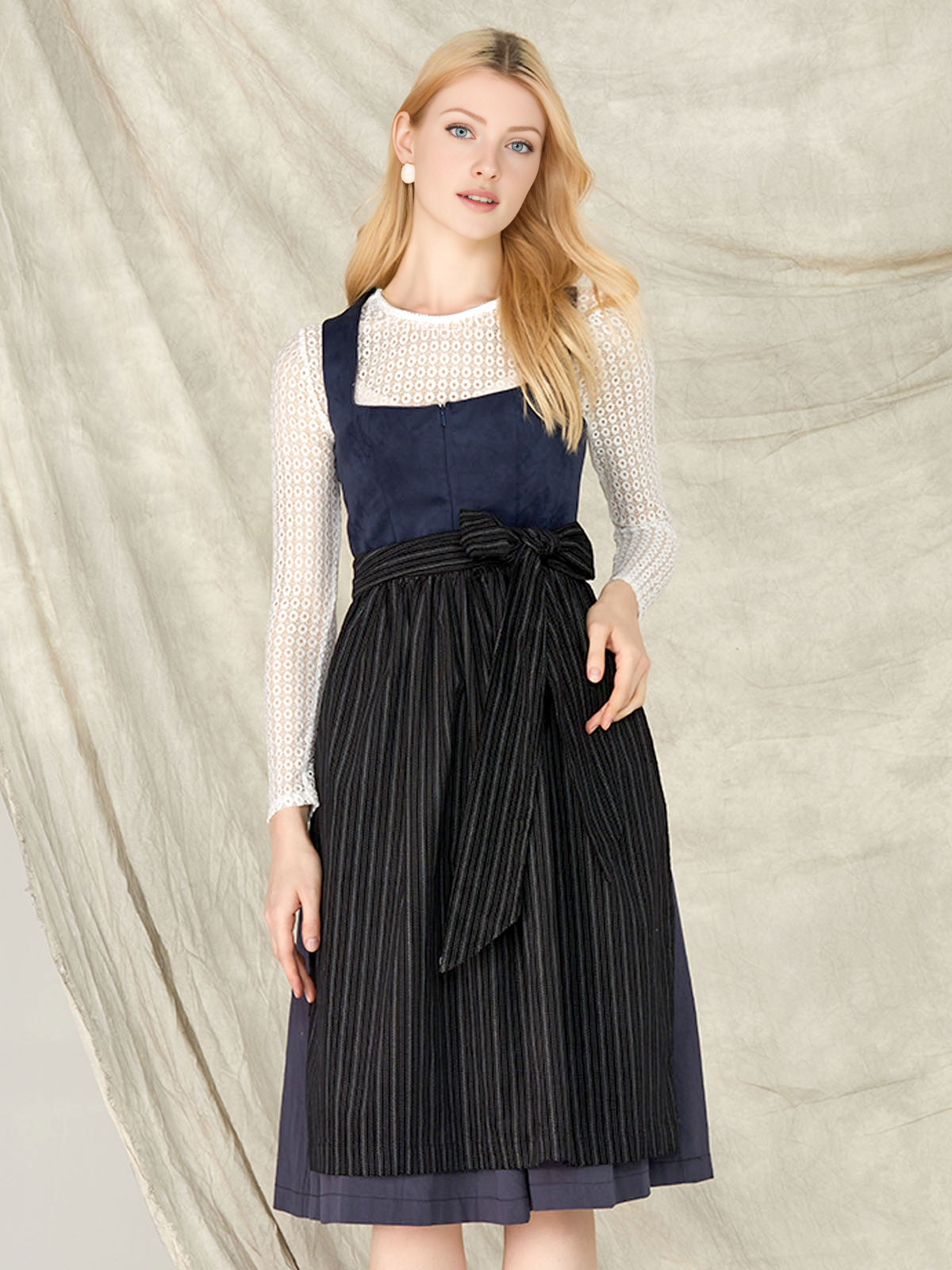 Samt Dirndl Dunkelgrün – Eleganz und Tradition