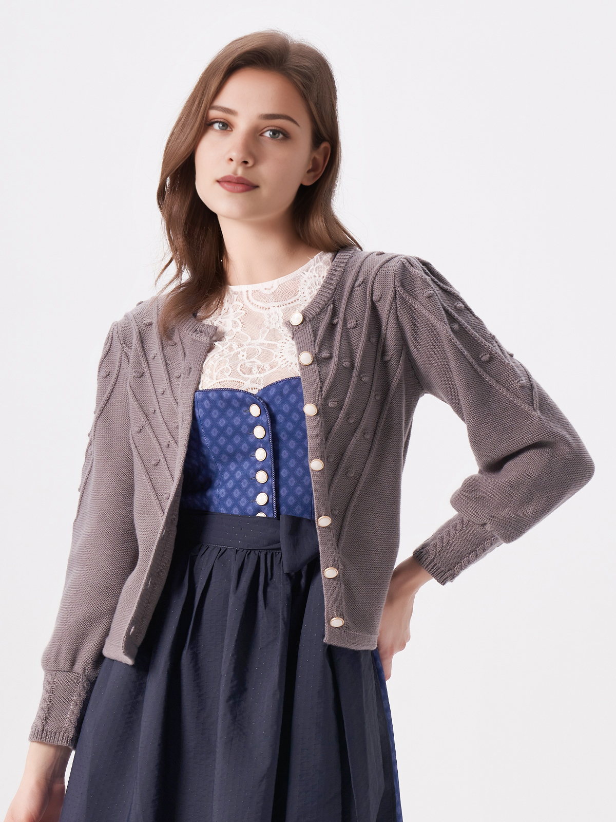 Dirndl Hellblau mit Strickjacke