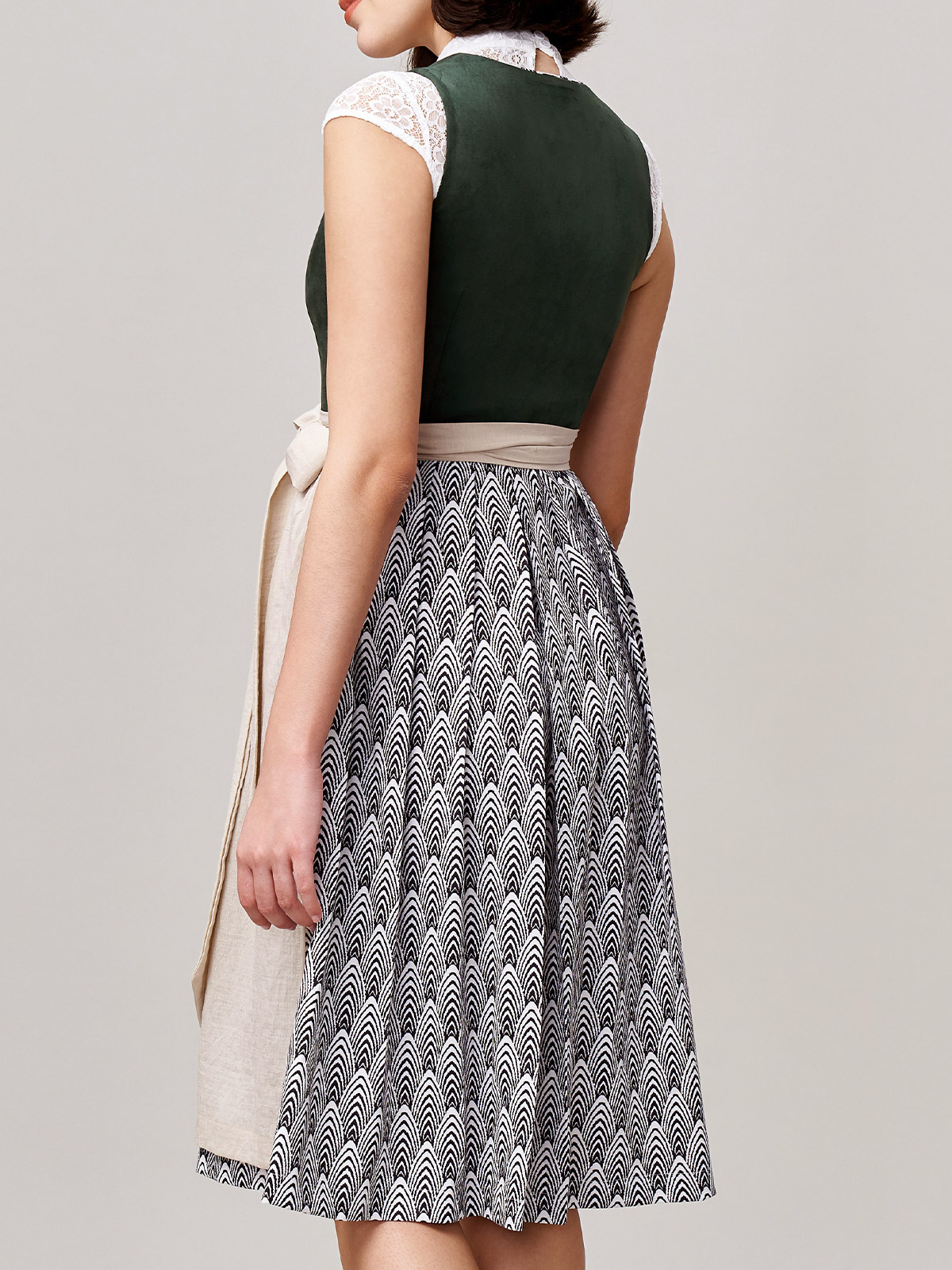 Modernes Dirndl in Grün