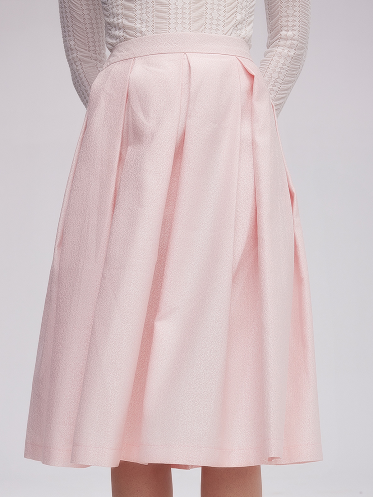 Flieder Dirndl in eleganter Ausführung