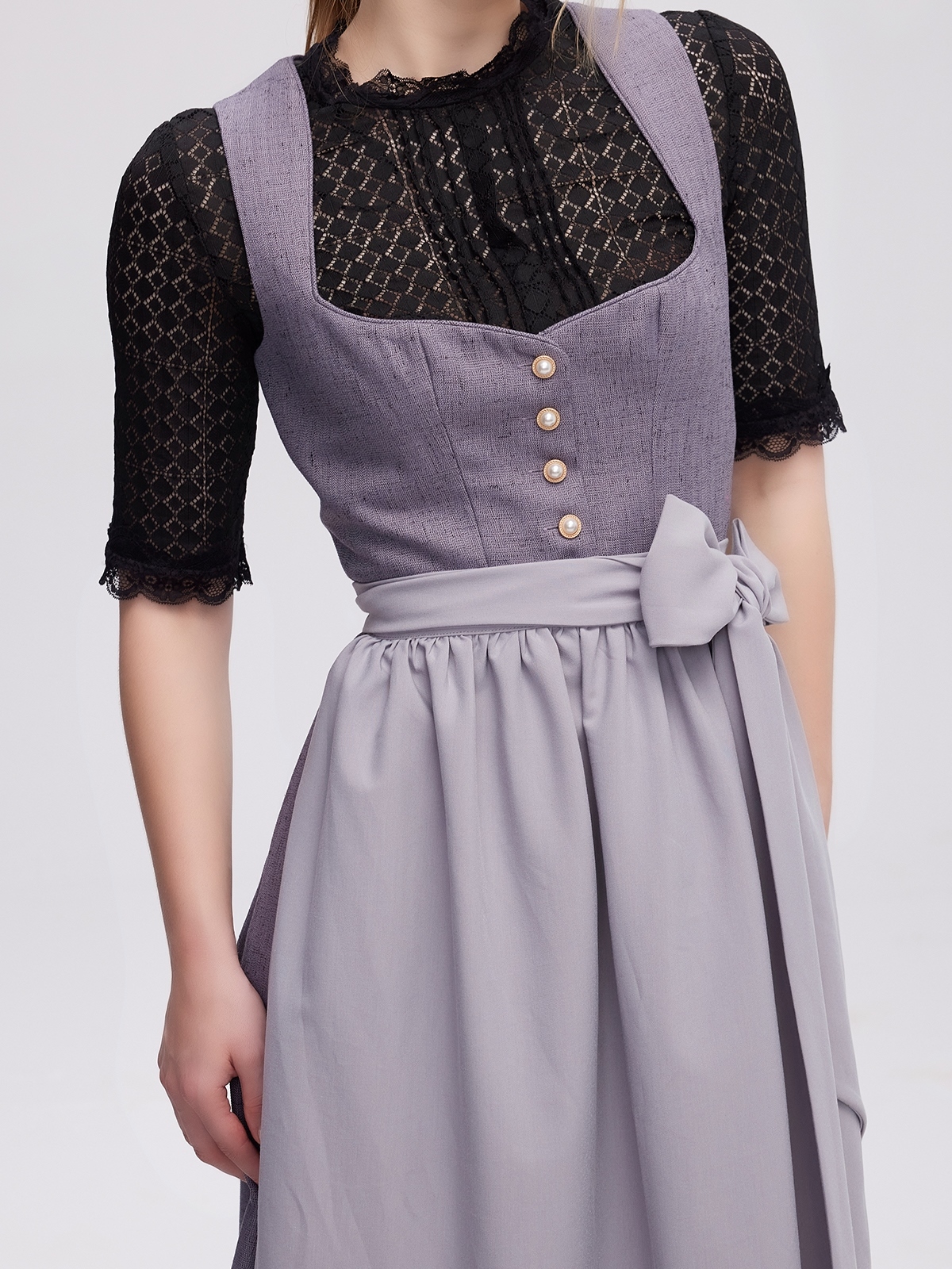Dirndlbluse mit Lochausschnitt in Grau