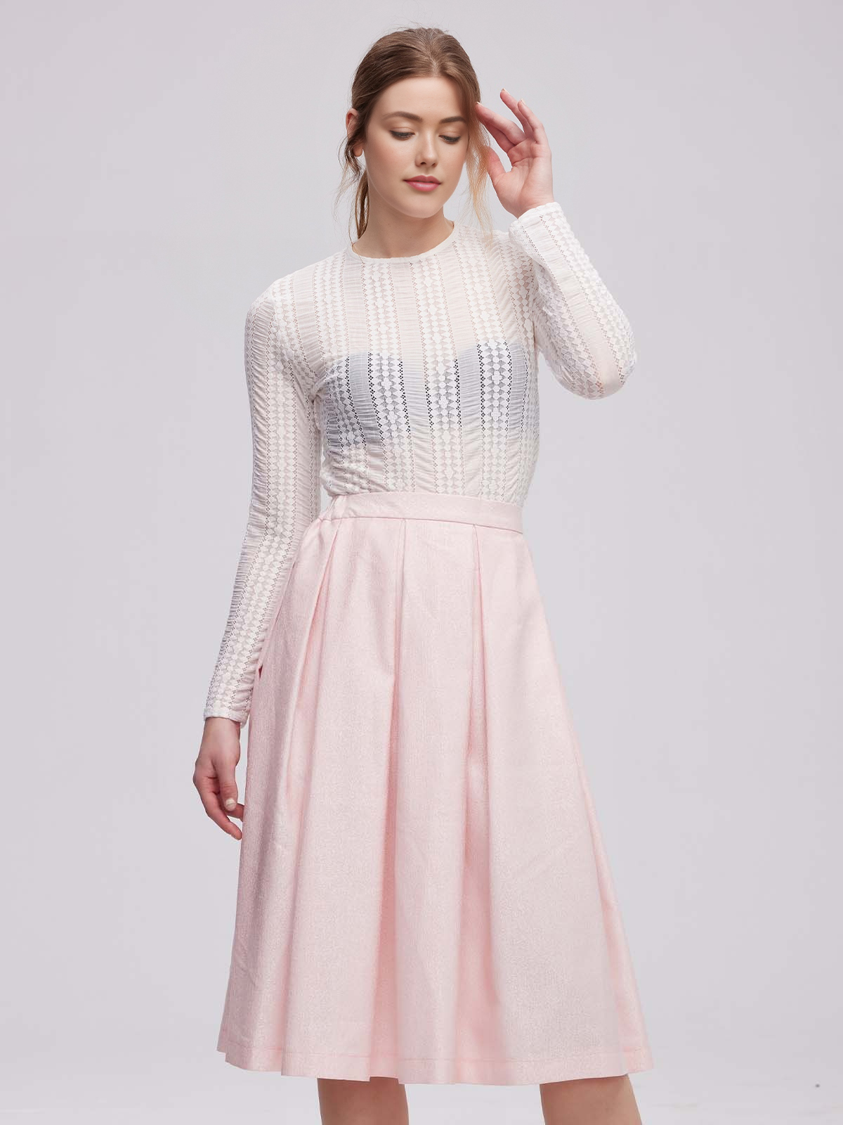 Dirndl in hellblau und rosa