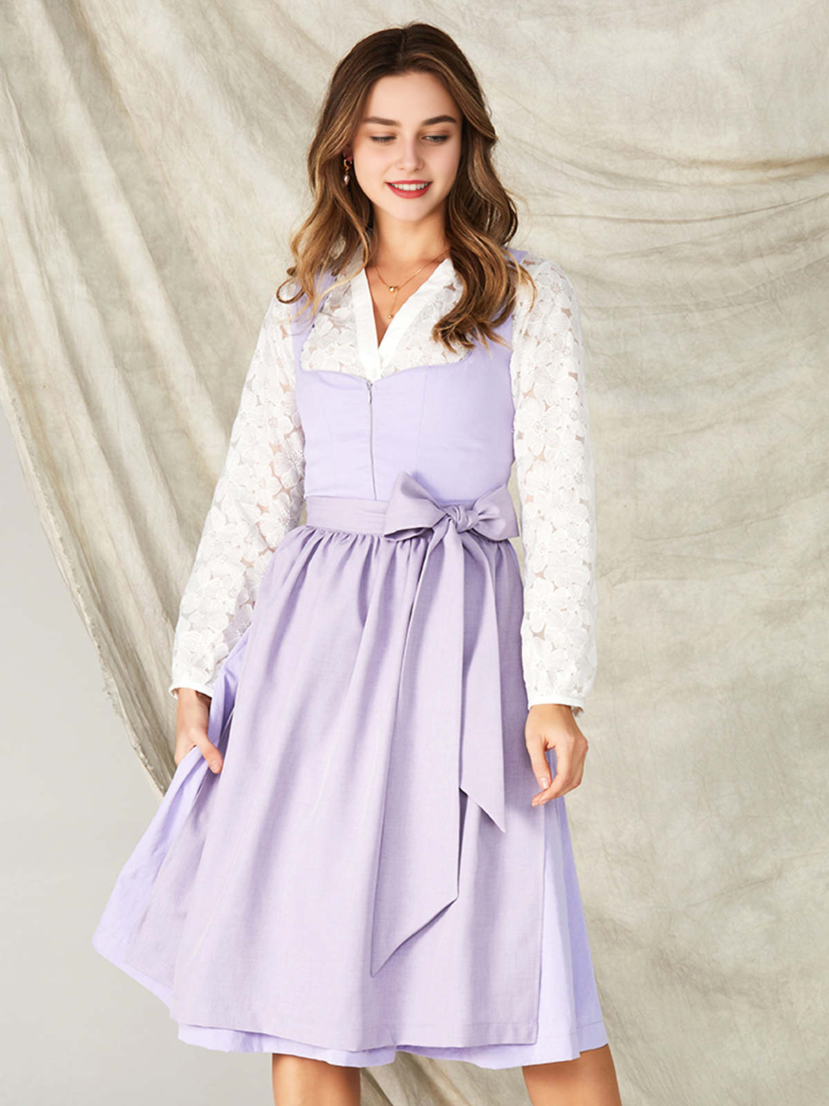 Dirndl in Grau und Schwarz – ein zeitloser Hingucker