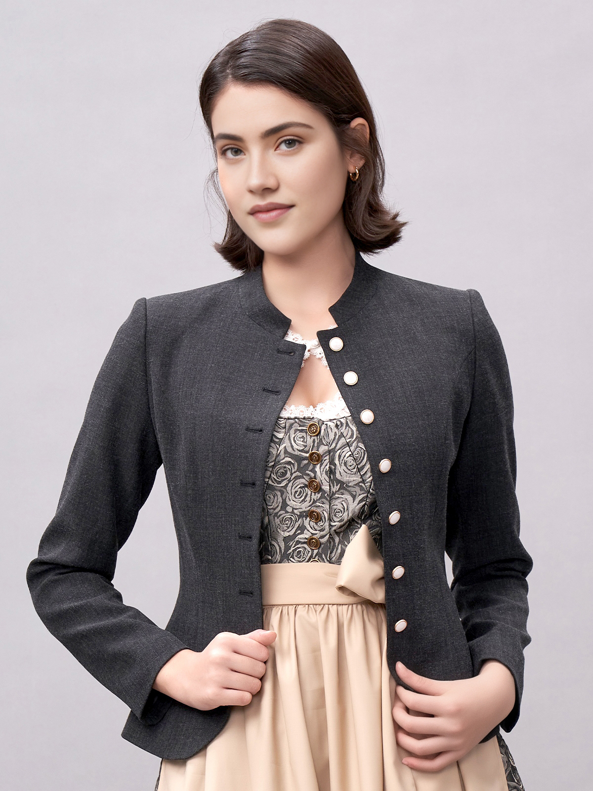 Dirndl mit moderner Jacke