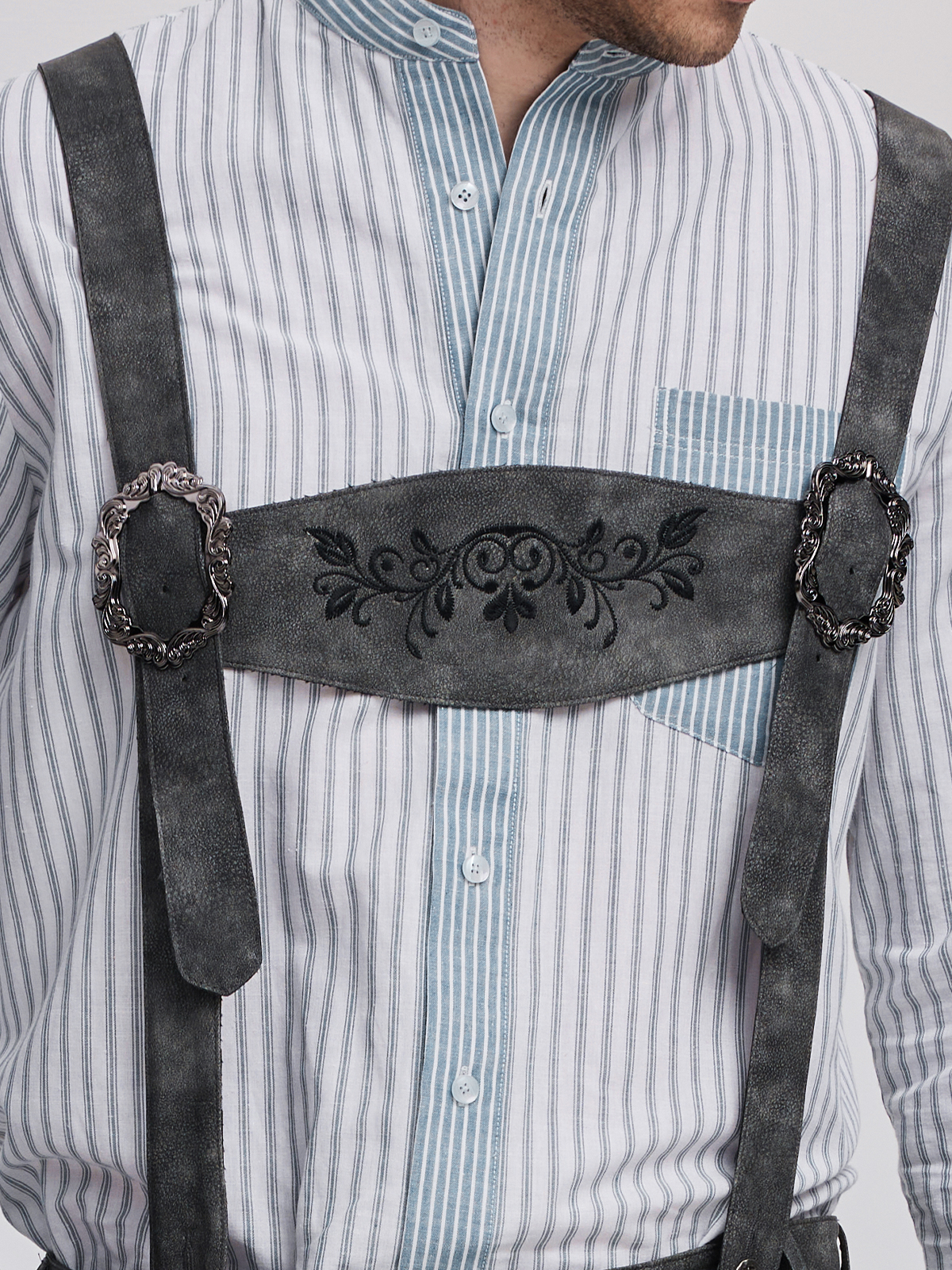 Ein elegantes graues Dirndl als Inspirationsquelle