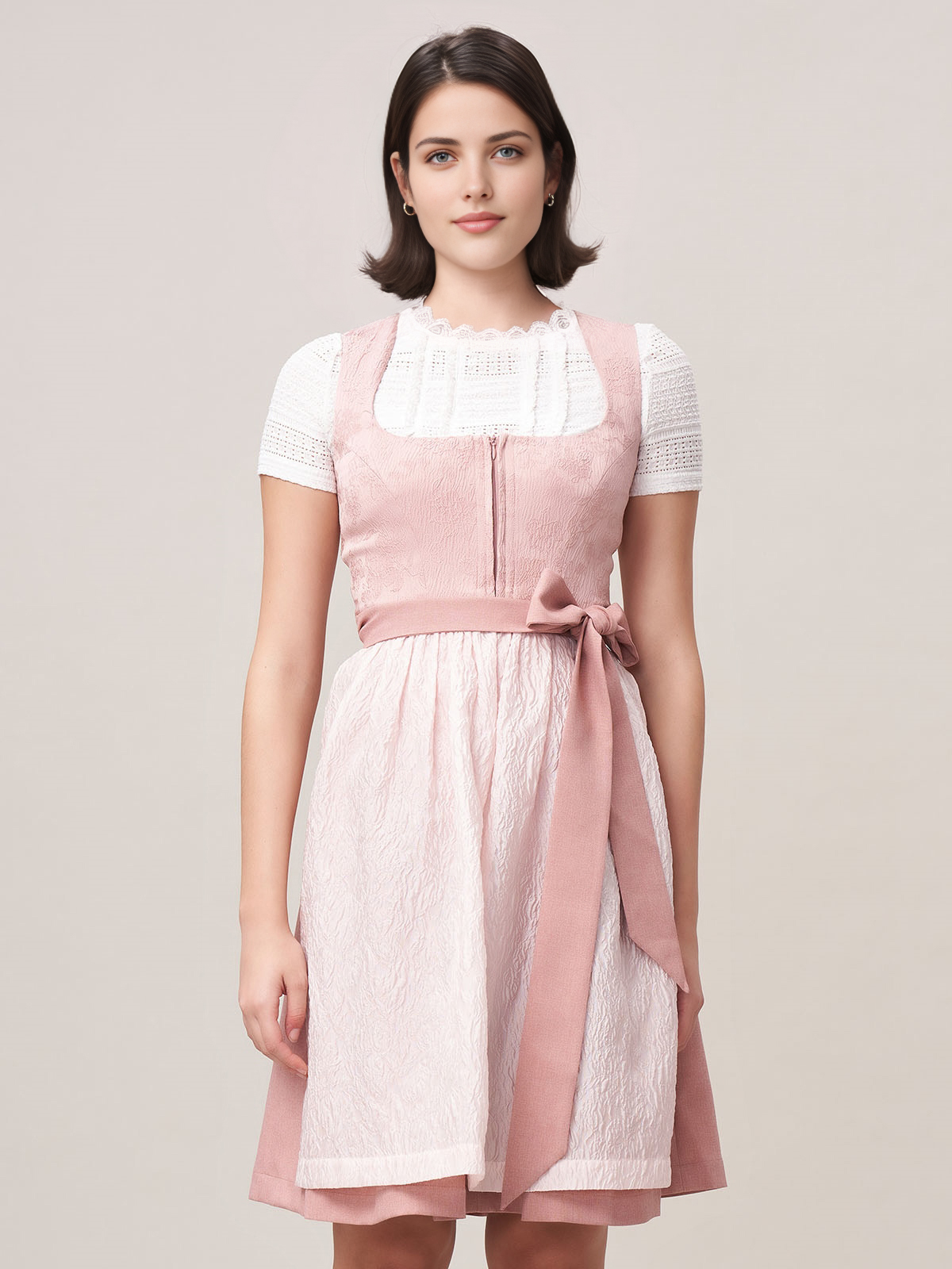 Modernes Dirndl in Rosa