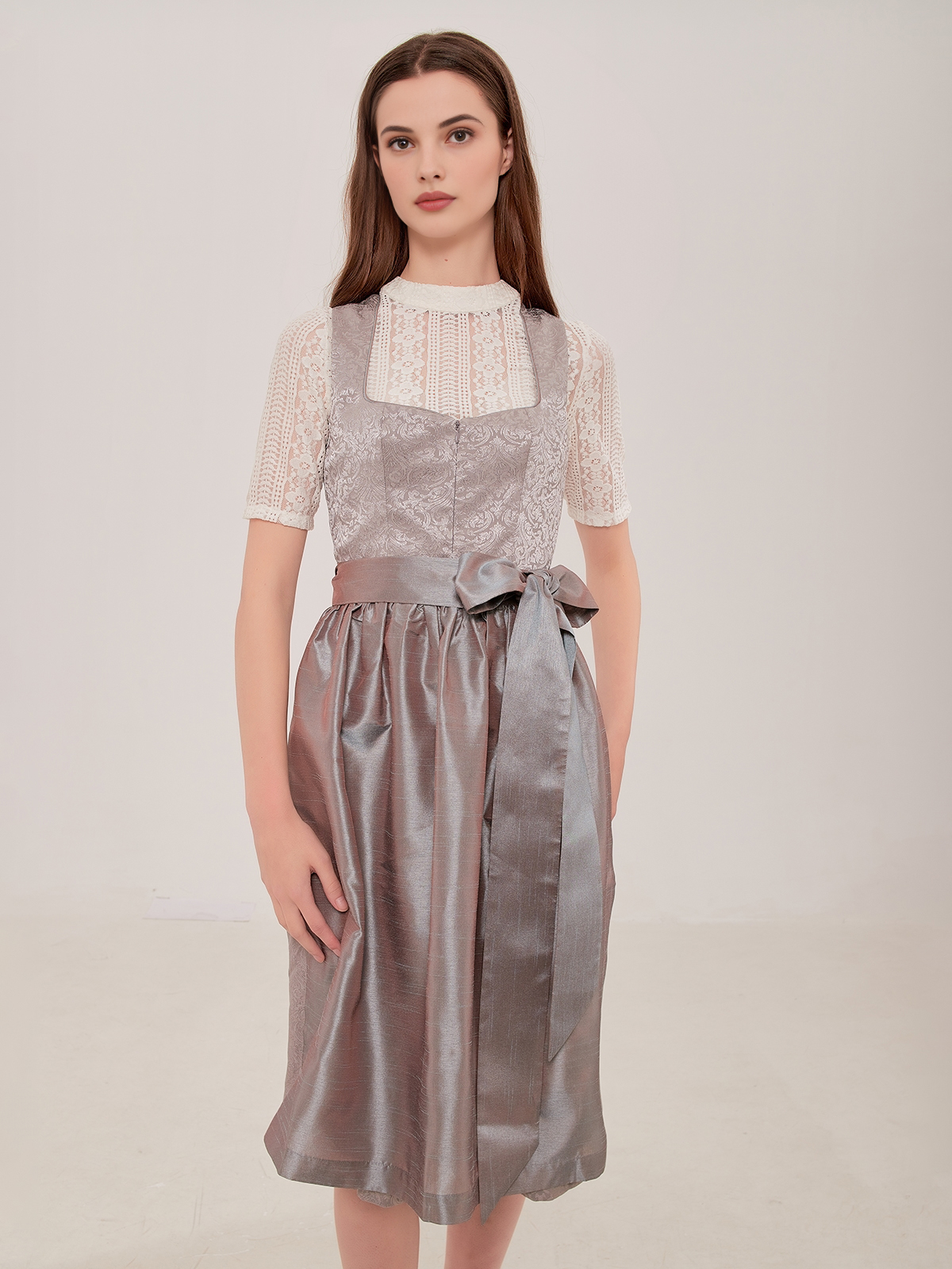 Dirndl in Grün – ähnliche Eleganz wie blau-weiß