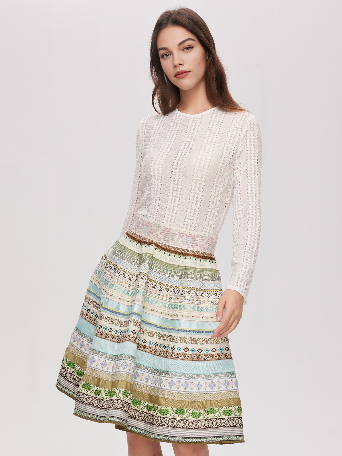 Blaues Dirndl mit traditionellem Schnitt