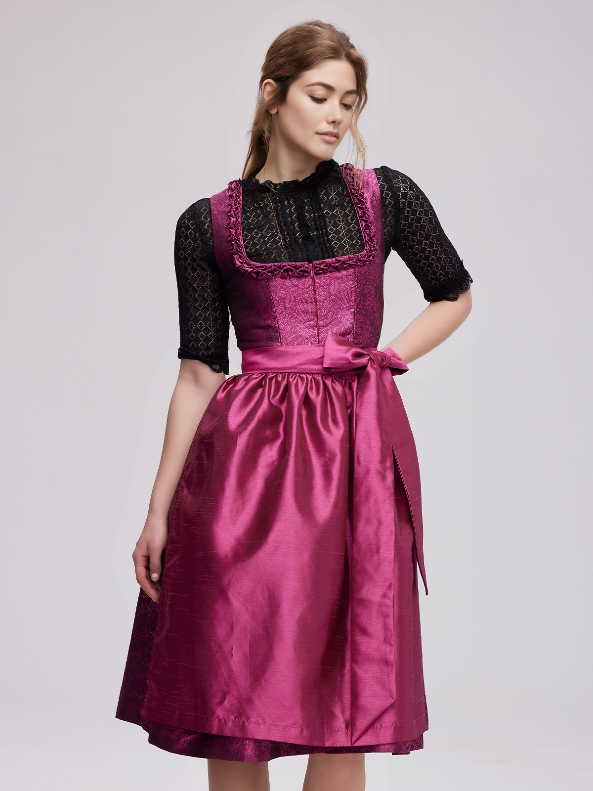 Dirndl Rot Midi – feminin und stilvoll