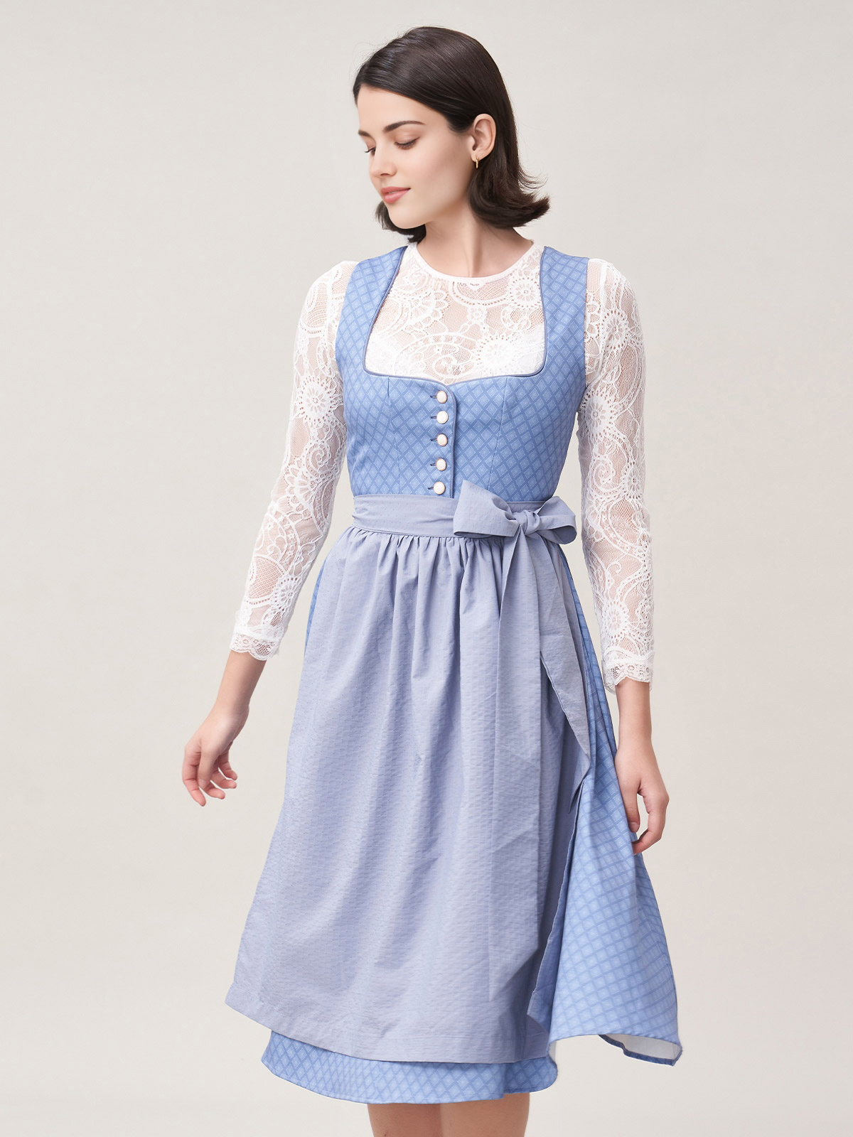 Dirndl mit blauer Bluse