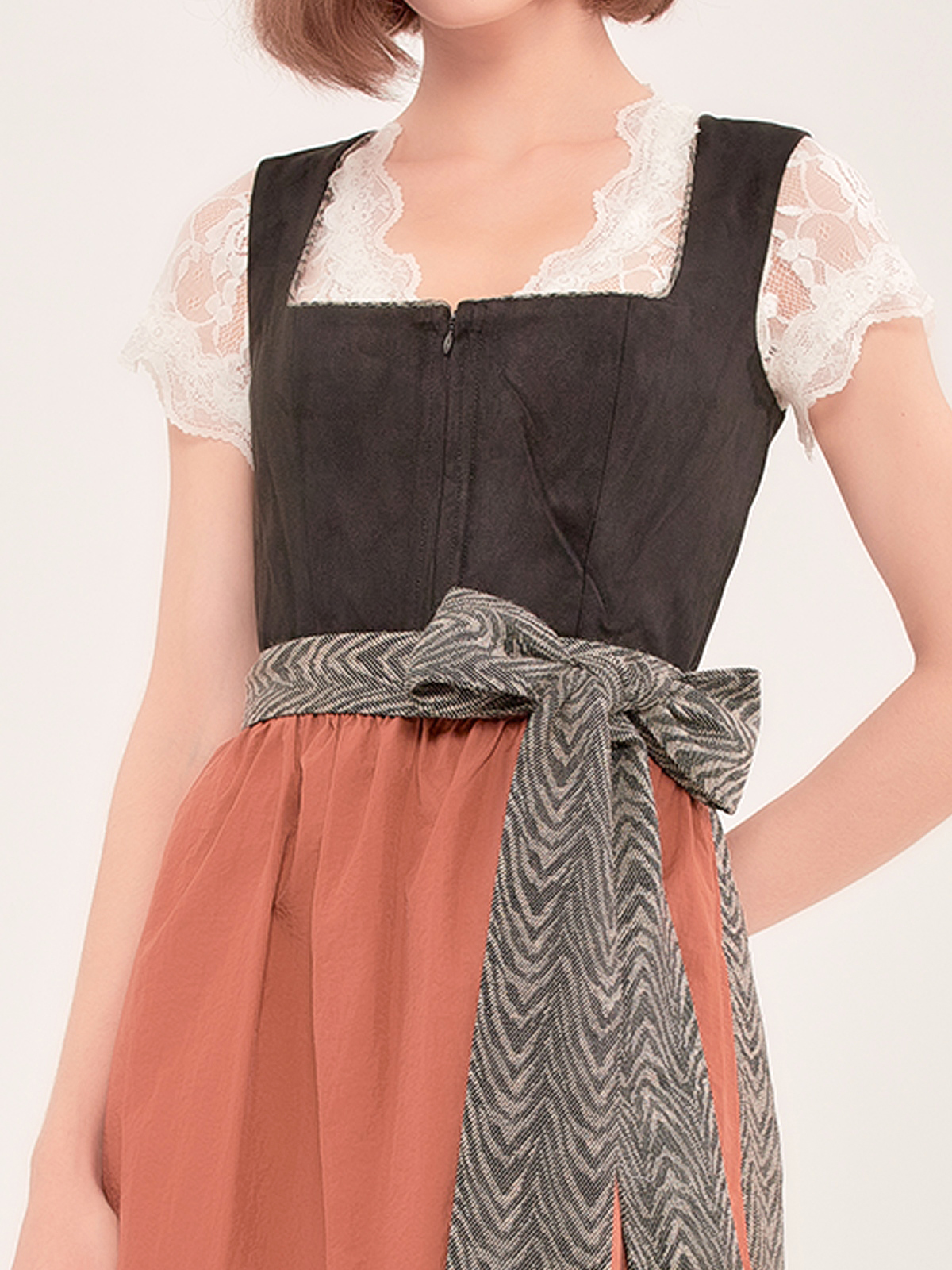 Dirndl Schwarz Pink