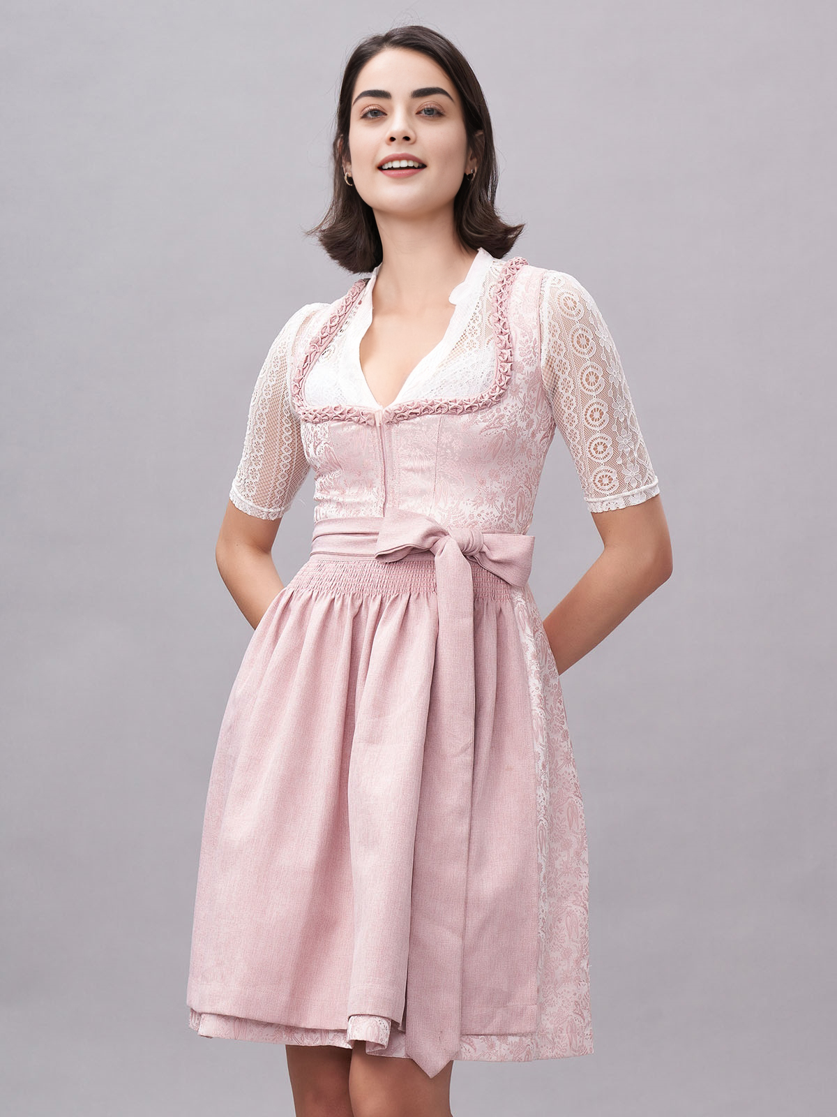 Dirndl in Rosa – feminin und stilvoll