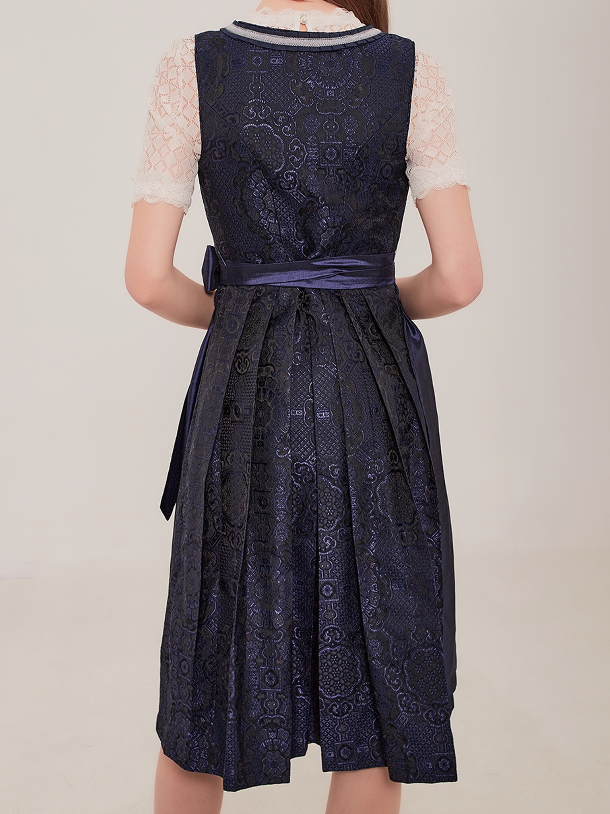 Dirndl in Grün und Blau