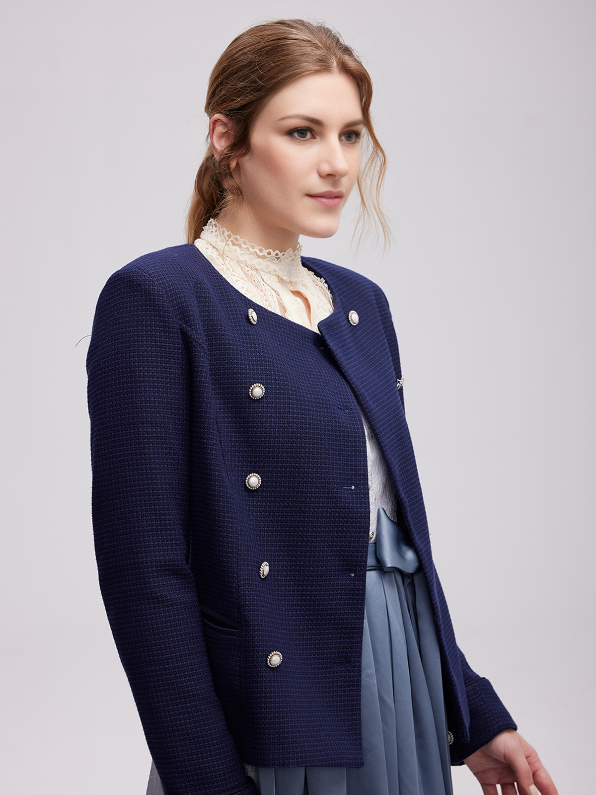 Dirndl Dunkelblau – Eleganz in Perfektion
