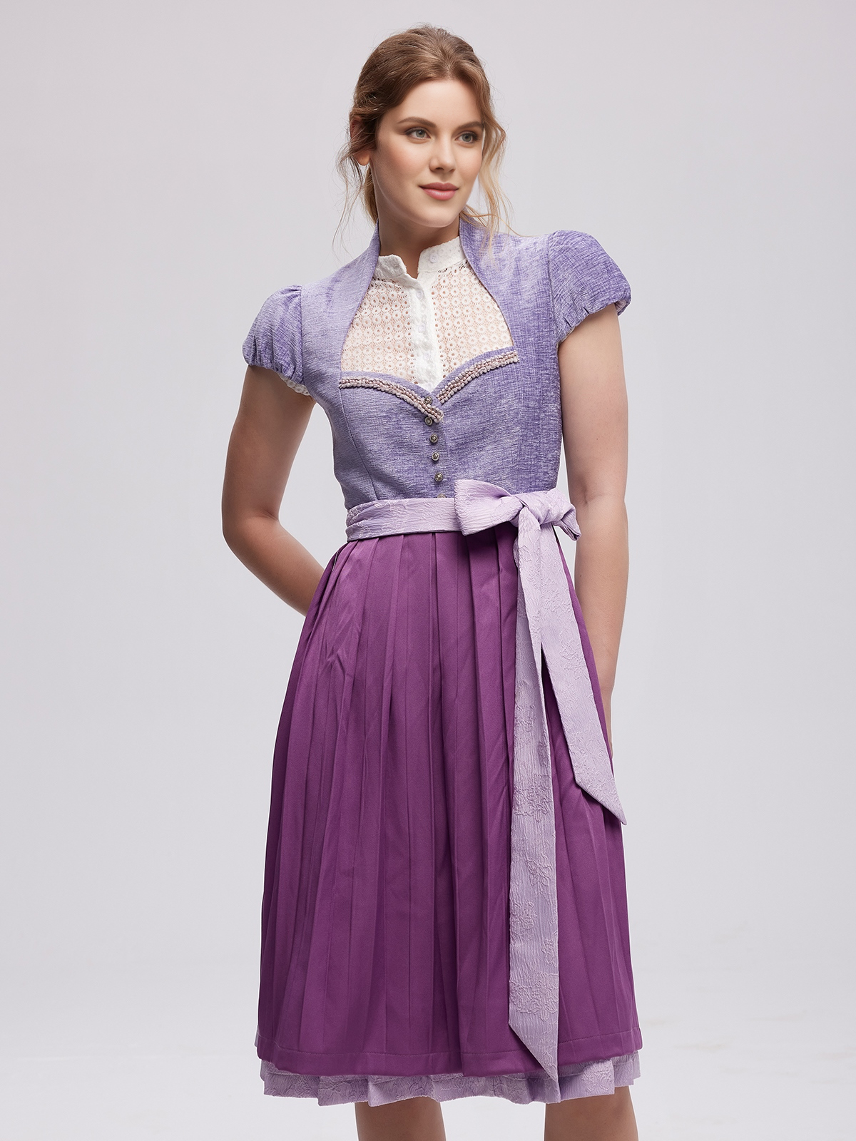 Dirndl in beige und grün