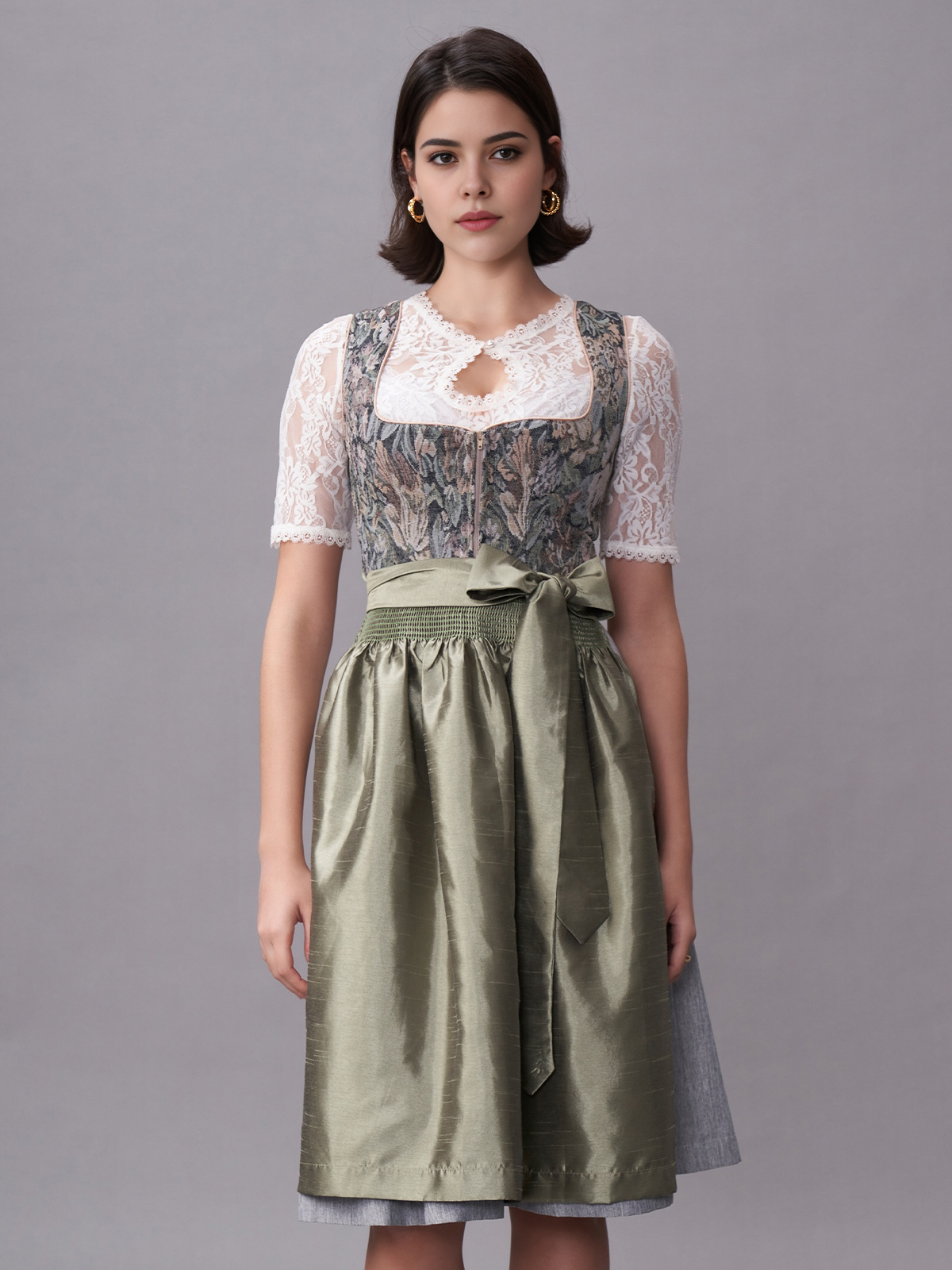 Dirndlbluse schwarz hochgeschlossen