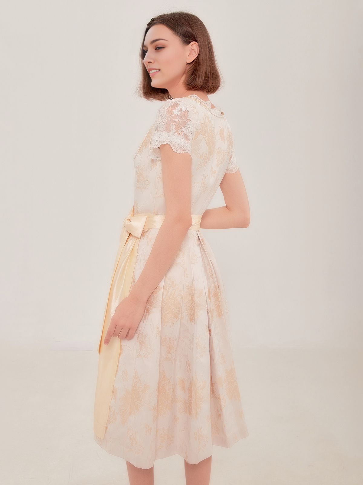 Dirndl Midi in Gelb – perfekt für den Sommer