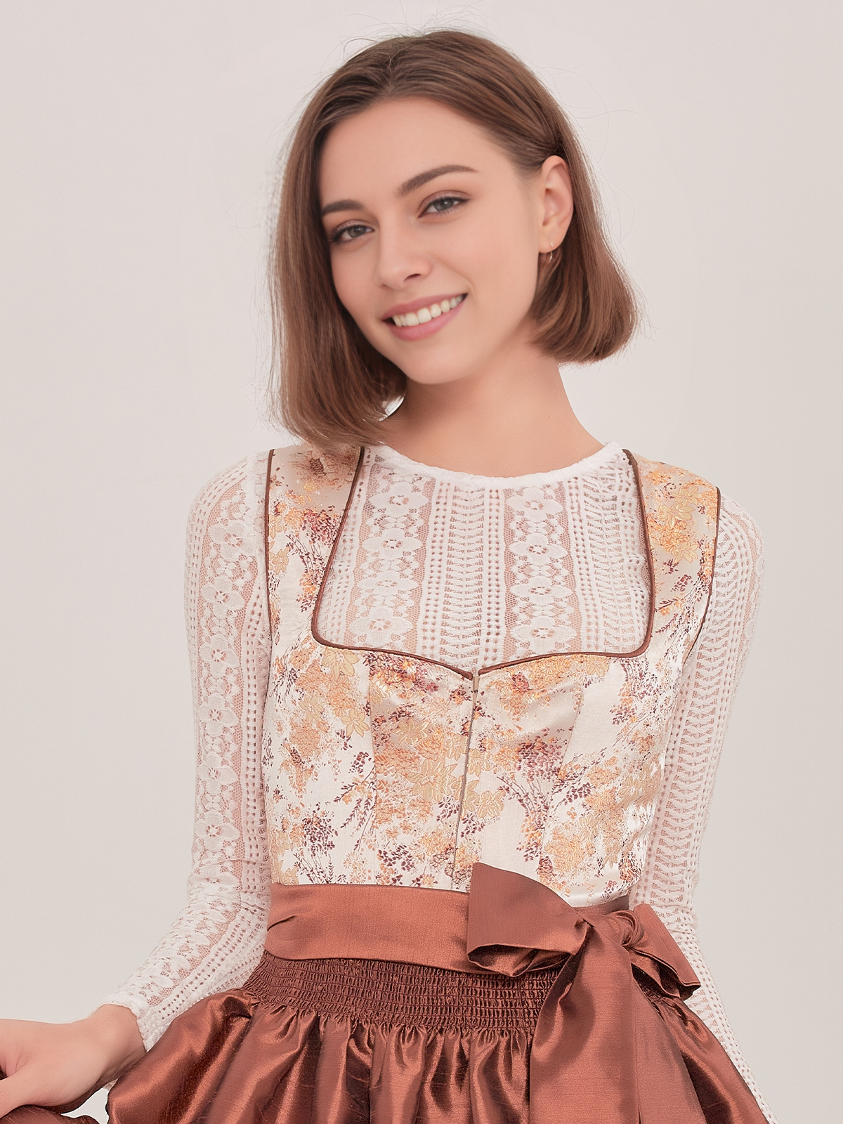 Dirndl in Gelb und Blau