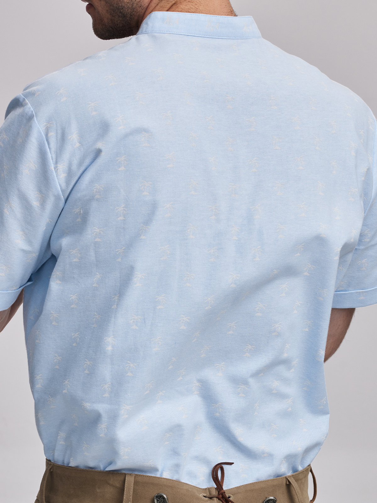 Dirndl in Blau mit perfekter Länge